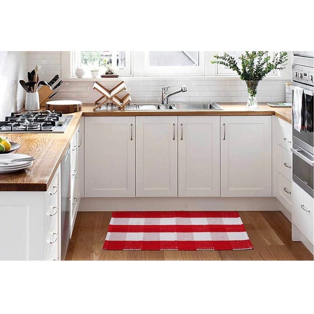 Buffalo Plaid Rug in Red and White. 2’ x 3’, 100% Cotton, Washable.